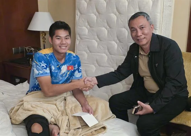 Điền thông tin cá nhân vào biểu mẫu
